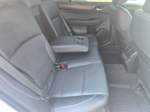 Used 2019 Subaru Outback 3.6R Limited AWD/4WD image 21