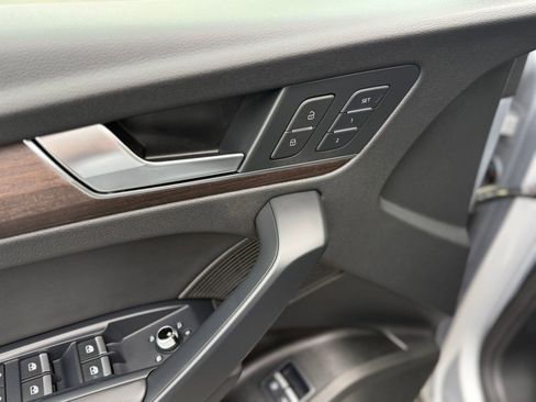 Used 2025 Audi Q5 e Premium Plus w/ Premium Plus Package image 21