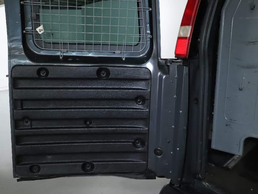Used 2014 Chevrolet Express 2500 RWD image 22