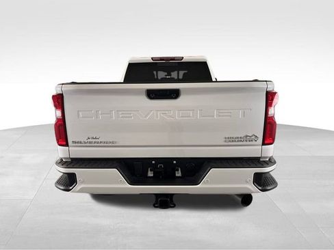 Used 2023 Chevrolet Silverado 2500 High Country w/ Technology Package image 7