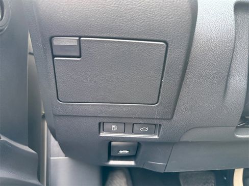 Used 2019 Lexus ES 300h w/ Luxury Package image 30