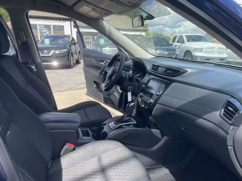 Used 2018 Nissan Rogue S AWD/4WD image 9
