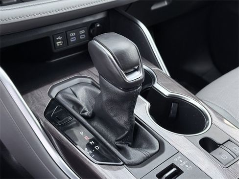 Certified 2022 Toyota Highlander Limited image 32
