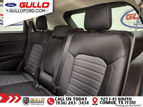 Used 2022 Ford Edge SE image 12