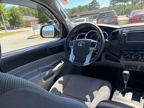 Used 2013 Toyota Tacoma 2WD Access Cab w/ Convenience Pkg image 9