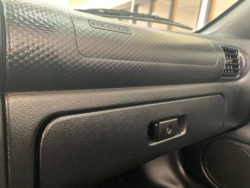 Used 2002 Toyota MR2 image 11