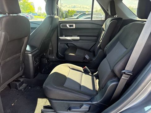 Used 2023 Ford Explorer XLT AWD/4WD image 11
