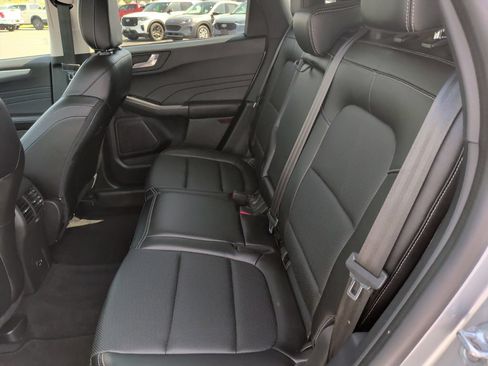Certified 2022 Ford Escape SEL w/ Technology Package AWD/4WD image 6