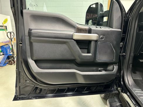 Used 2021 Ford F350 Lariat image 21