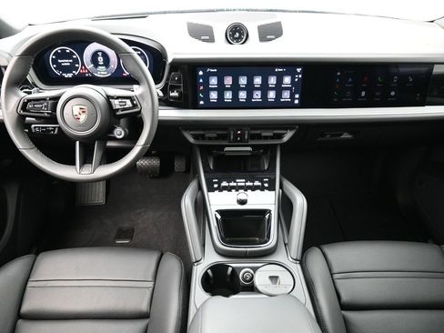 Certified 2025 Porsche Cayenne E-Hybrid Coupe image 6