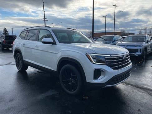 New 2026 Volkswagen Atlas SE image 8