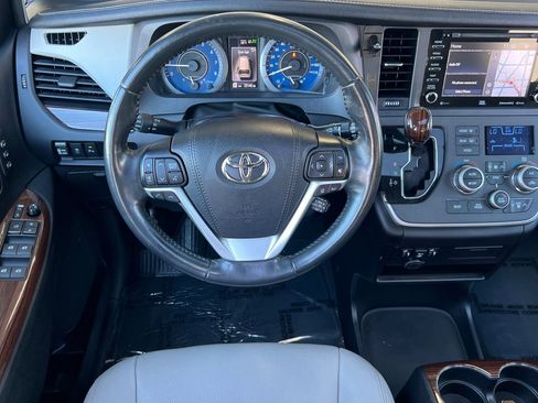 Certified 2020 Toyota Sienna Limited image 13