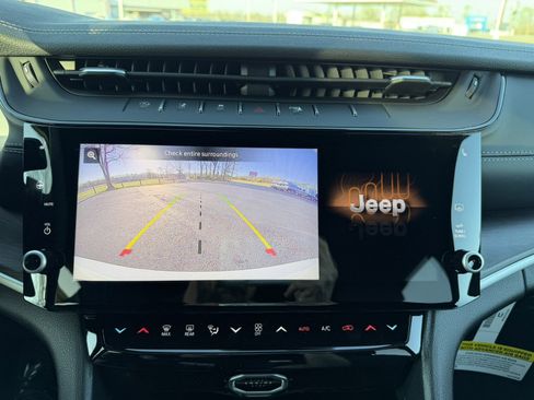 New 2026 Jeep Grand Cherokee Altitude AWD/4WD image 21