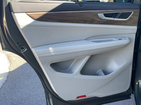 New 2026 Volkswagen Atlas SE FWD image 11