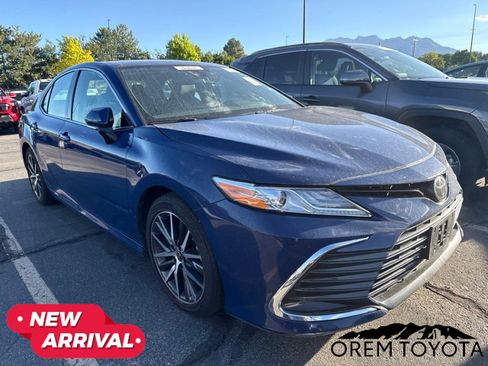 Used 2024 Toyota Camry XLE w/ Cold Weather Package FWD image 6