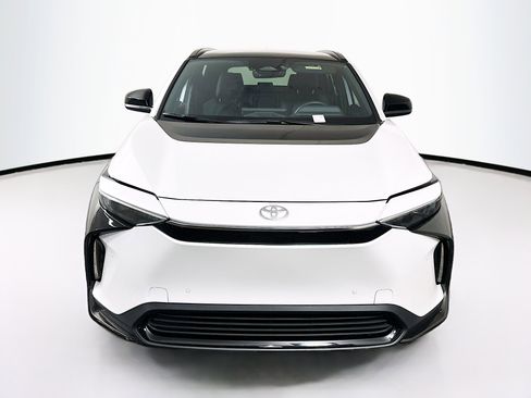 Used 2024 Toyota bZ4X XLE image 2