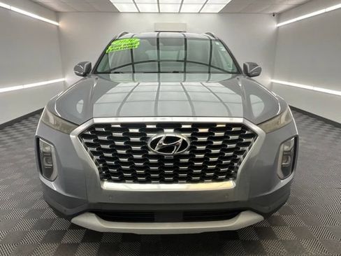 Used 2020 Hyundai Palisade SEL w/ Premium Package FWD image 2