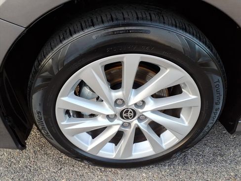 Used 2024 Toyota Camry LE image 10