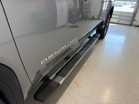 Used 2025 GMC Sierra 3500 Denali w/ Denali Reserve Package AWD/4WD image 11