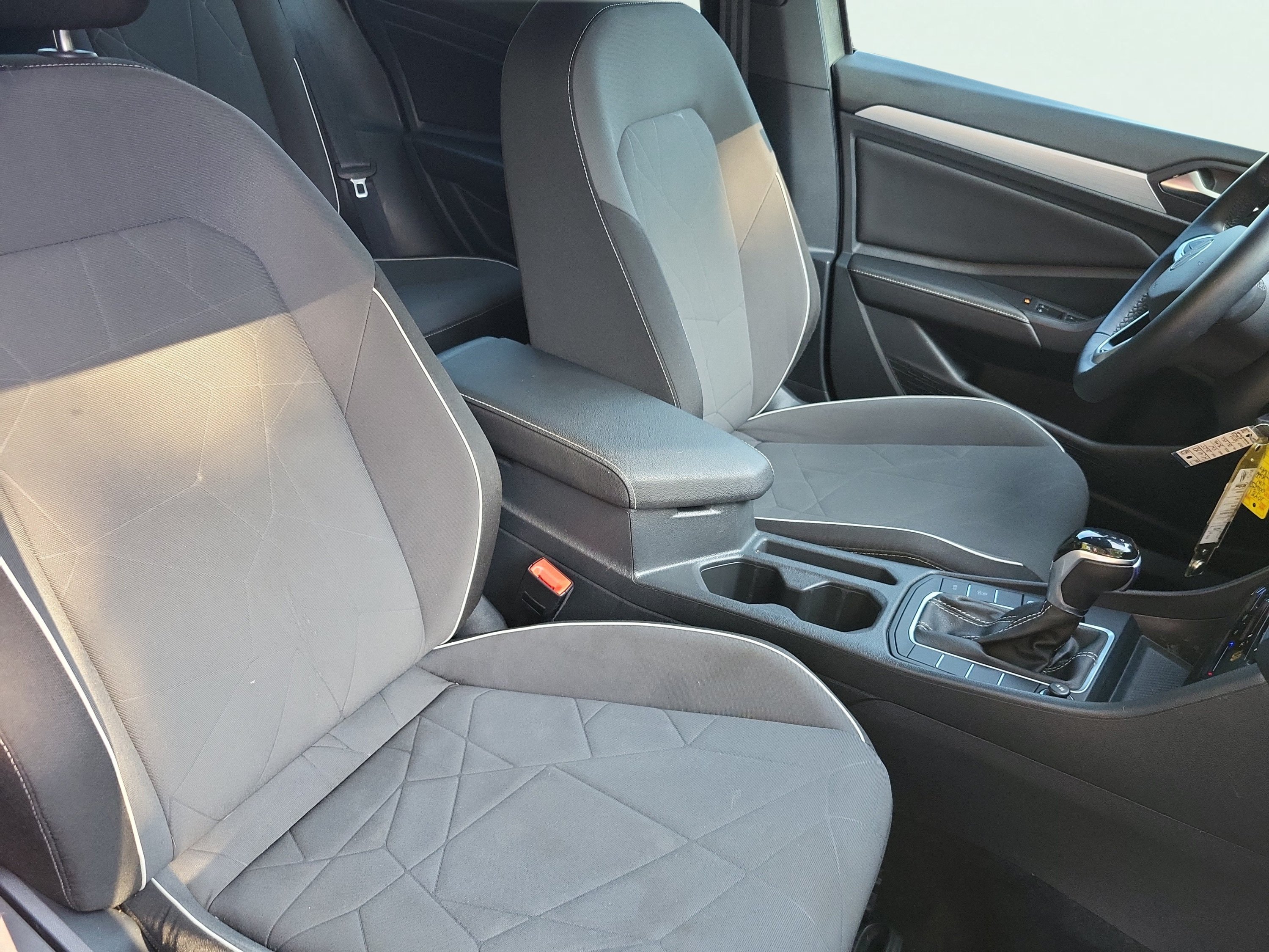 Used 2025 Volkswagen Jetta Sport FWD image 17