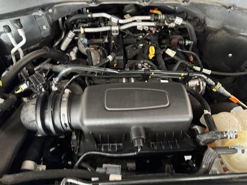 Used 2021 Ford Explorer XLT w/ Equipment Group 202A image 6