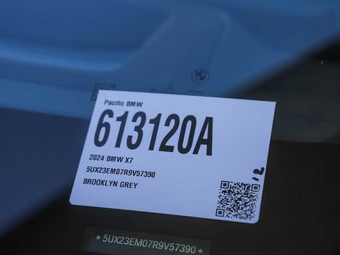 Certified 2024 BMW X7 xDrive40i w/ M Sport Package image 24