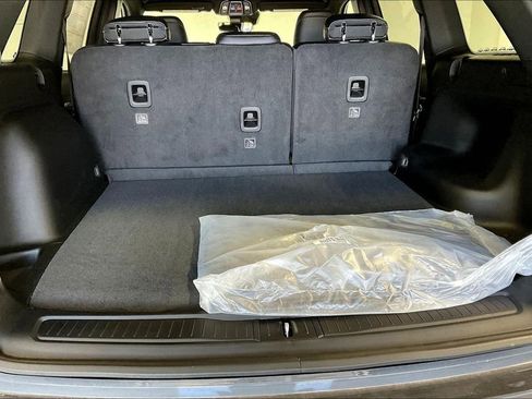 New 2025 Jeep Grand Cherokee Limited w/ Black Appearance Package image 40