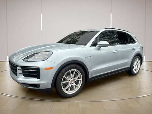 Certified 2025 Porsche Cayenne E-Hybrid AWD/4WD image 1