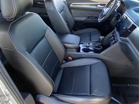 Used 2023 Volkswagen Atlas SE image 11