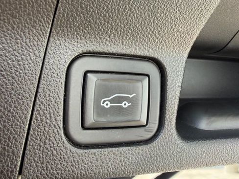 Used 2020 GMC Acadia SLE w/ Driver Convenience Package FWD image 15