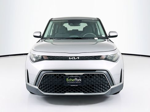 Used 2025 Kia Soul LX w/ LX Technology Package FWD image 2