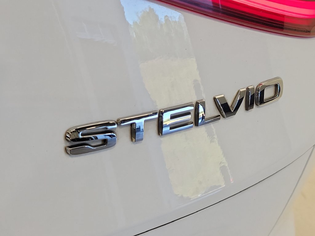 Used 2019 Alfa Romeo Stelvio AWD w/ Cold Weather Package image 7