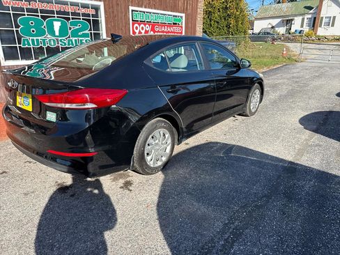 Used 2017 Hyundai Elantra SE FWD image 6