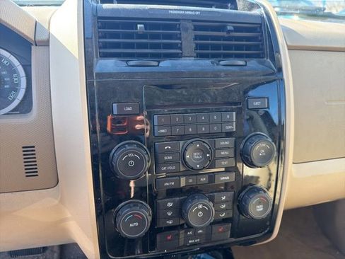 Used 2010 Ford Escape Limited image 21