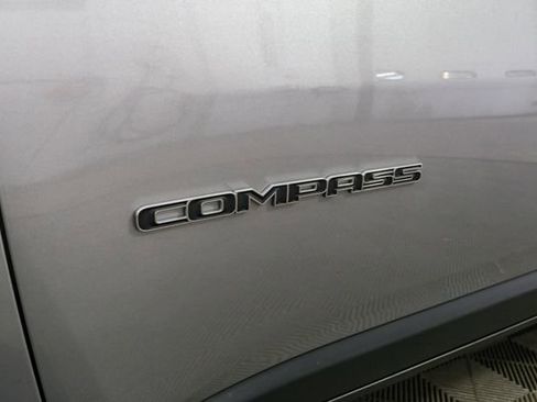 Used 2022 Jeep Compass Latitude AWD/4WD image 7