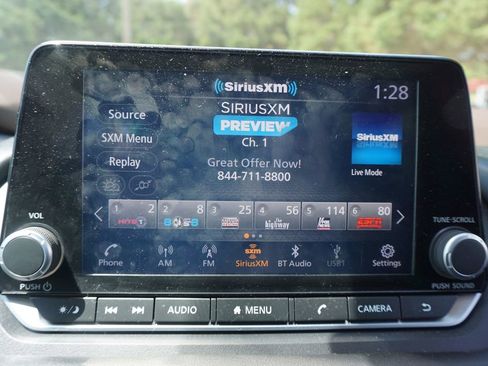 Used 2023 Nissan Rogue S image 10