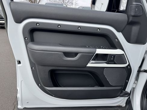 Used 2023 Land Rover Defender 110 X-Dynamic SE image 22