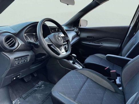 Used 2020 Nissan Kicks S image 16