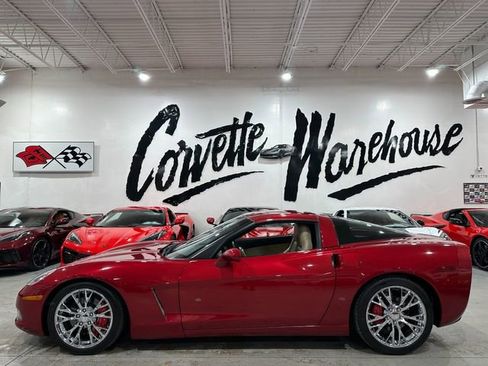 Used 2005 Chevrolet Corvette Coupe w/ Preferred Equipment Group RWD image 2