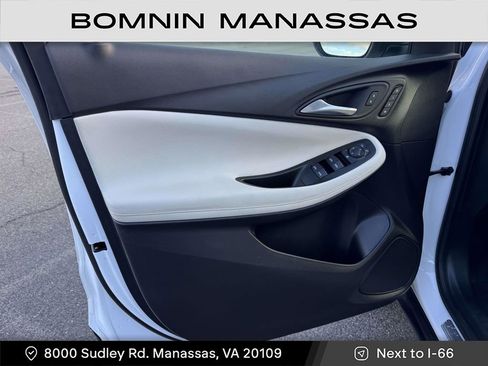 Used 2022 Buick Encore GX Essence w/ Experience Buick Package image 13