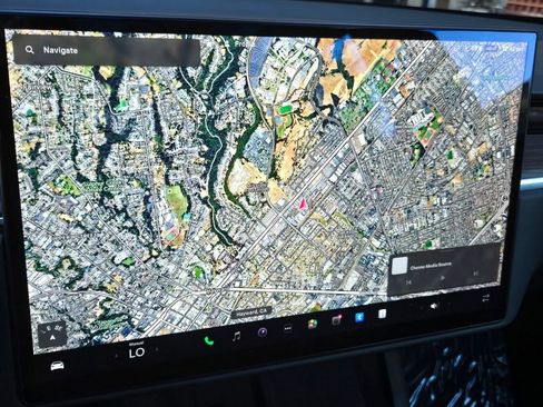 Used 2023 Tesla Model S image 17