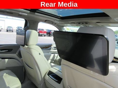 Certified 2023 Cadillac Escalade ESV Premium Luxury Platinum w/ LPO, Radiant Package AWD/4WD image 19