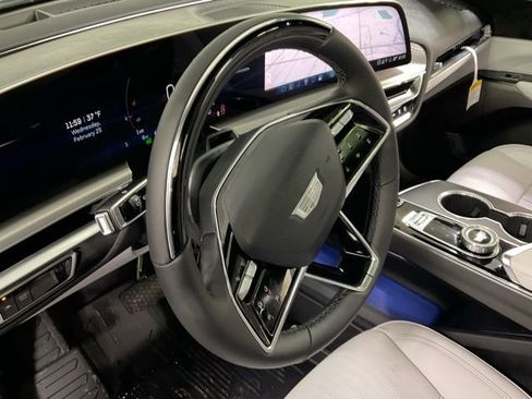 New 2026 Cadillac Lyriq Luxury w/ LPO, Floor Liner Package image 18