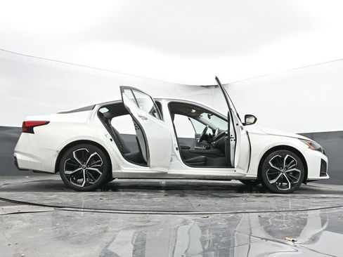 Used 2024 Nissan Altima 2.5 SR image 74