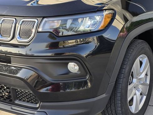 Certified 2022 Jeep Compass Latitude image 9