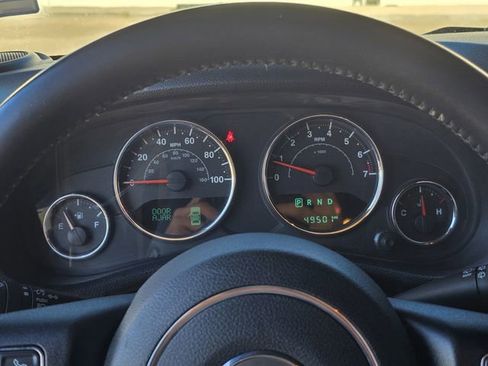 Used 2016 Jeep Wrangler Unlimited Sahara w/ Connectivity Group image 10