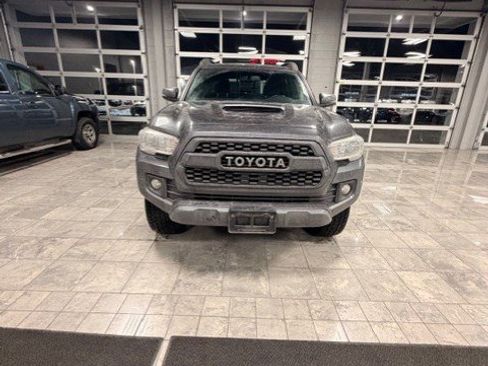 Used 2016 Toyota Tacoma SR5 image 4