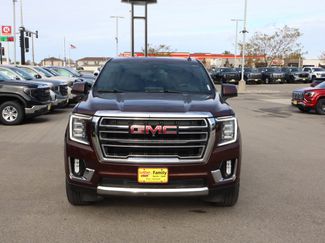 Used 2022 GMC Yukon XL SLT w/ SLT Luxury Package video 2