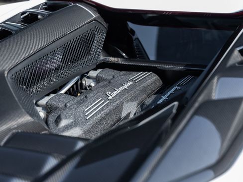 Used 2024 Lamborghini Revuelto AWD/4WD image 15