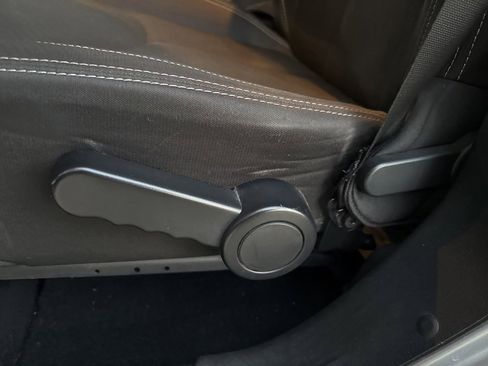 Used 2015 Jeep Wrangler Unlimited Sahara w/ Connectivity Group image 32